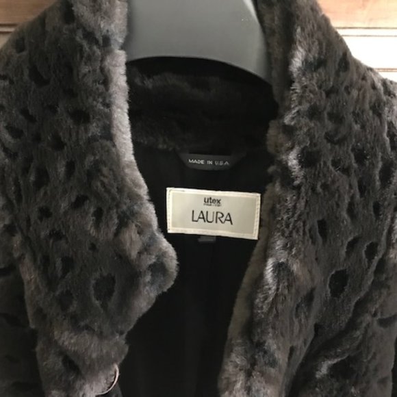 Dark brown faux fur swing coat with a leopard print. - Picture 2 of 5